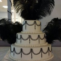 Vintage Hollywood Vintage Hollywood themed cake. Simple, elegant and some fabulous flair! :)
