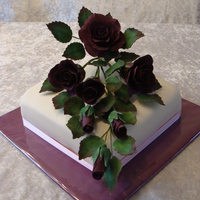 Cake With Purple Roses 