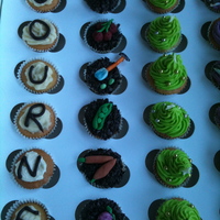 Special Mini Cupcakes For a special family...their last name on one line, a garden on the middle line, and christmas trees on the right.