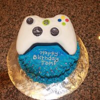 3D Xbox Controller Cake I made the controller from cereal treats covered in fondant.