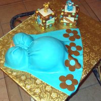 Pregnant Mom Cake 