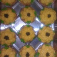 Random Flowers Not sure which flowers I made if they are really even a flower I was just playing around with some cupcakes and buttercream.