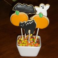 Halloween Cookie Bouquet I wanted to try cookies on a stick and making a bouquet.
