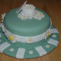 Daisy Hat Cake Cake for Fondant and Gumpaste Class