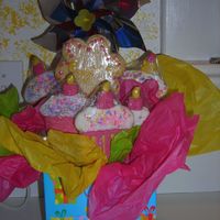 Cupcake Cookie Bouquet I made this for my daughters kindergarden friends birthday. Just sugar cookies & royal icing