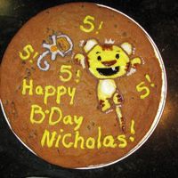 Rintoo And Hoho cookie cake with two fo the characters from Ni Hao Kai Lan.