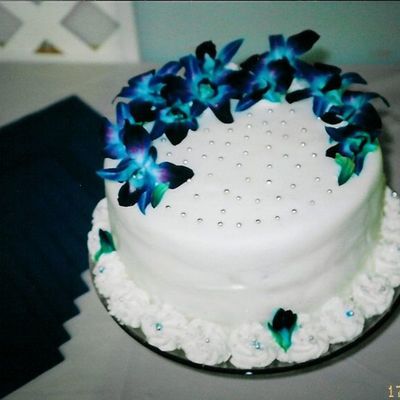 Sisters Wedding Cake