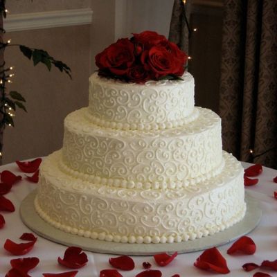 3-Tier Round Wedding Cake With Scrollwork