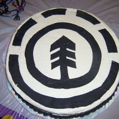 Skateboard Element Cake