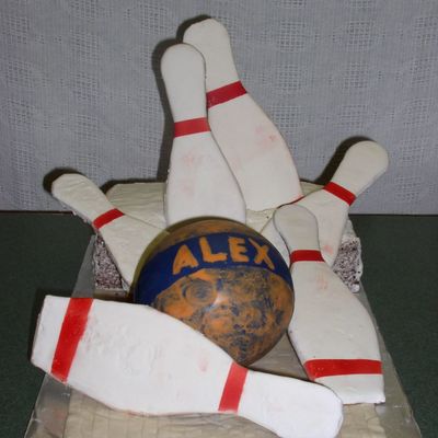 Bowling Pary Cake