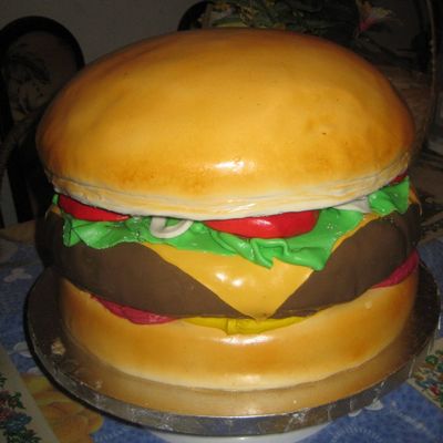 Cheeseburger_Cake.jpg