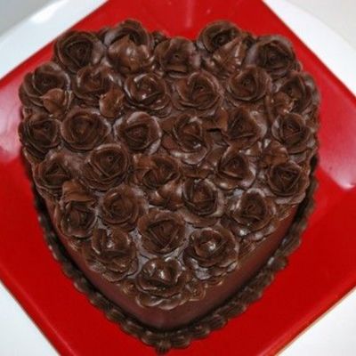 Chocolate Heart Cake With Chocolate Roses