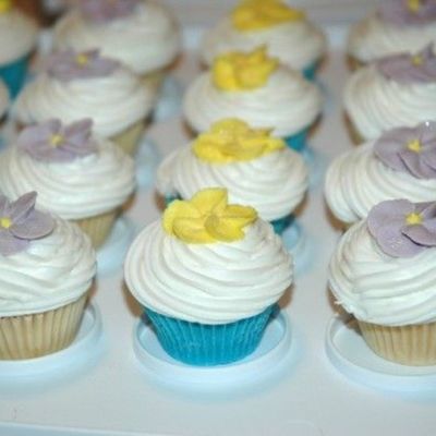 Mini Cup Cakes With Candy Liners