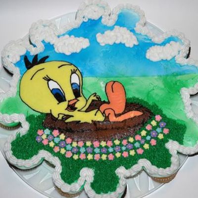 Tweety Cup Cake Cake