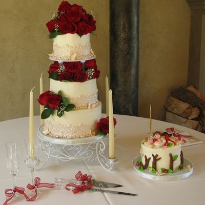 Ivory Lace Wedding Cake
