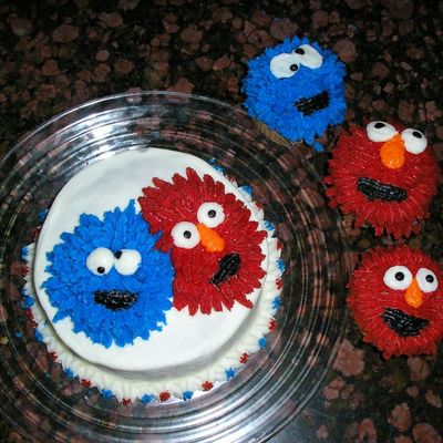 Elmo And The Cookie Monster