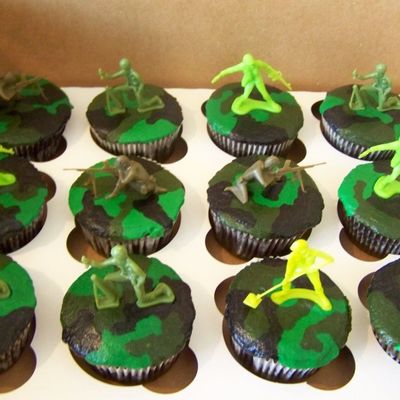 Camo Cupcakes