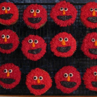 A Whole Bunch Of Elmos