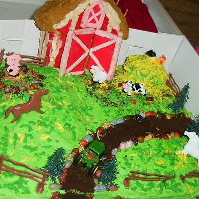 Pony/farm Cake