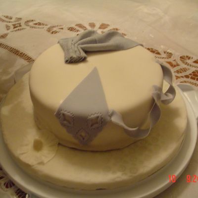 Gum Paste Drape And Doily Design