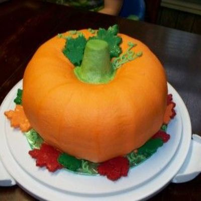 Thanksgiving 3-D Pumpkin Cake