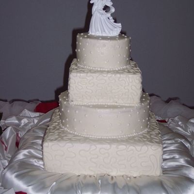 Square / Circle White Wedding Cake