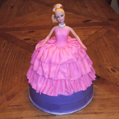 My First Barbie Cake!