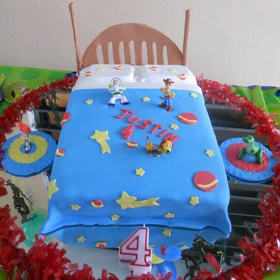 Bed Toy Story Cake