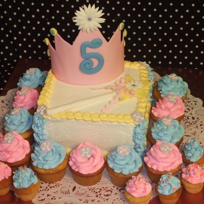 Princess Themed Cake & Cupcakes