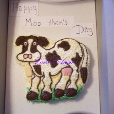 Happy Moo-Ther's Day Cake