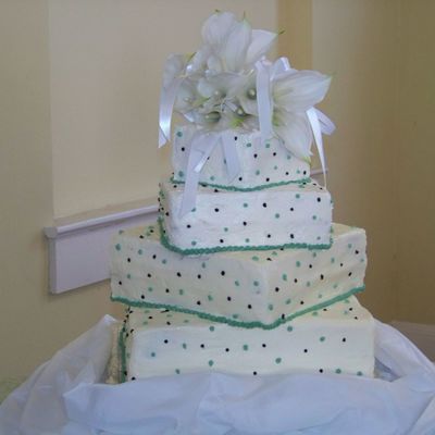 Green And Black Dot Weddingcake