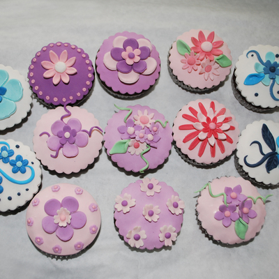 Mother`s Day Cupcakes