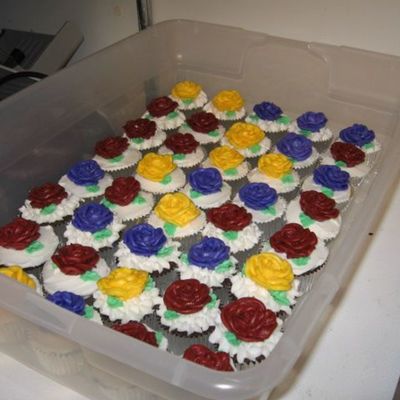 Cupcakes With Deep Color Roses