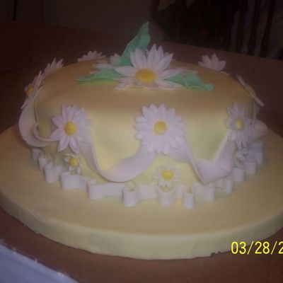 Fondant With Daisies