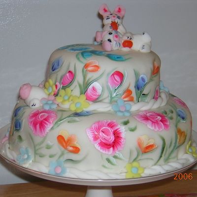 Painted Flowers With Fondant Bunnies