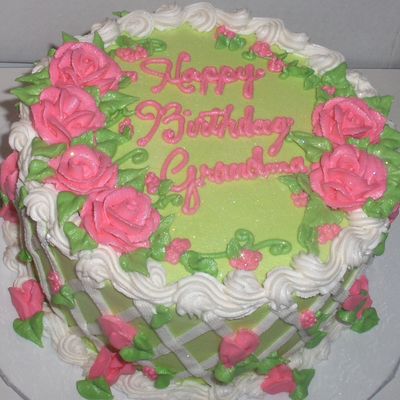 Pretty Lattice And Roses