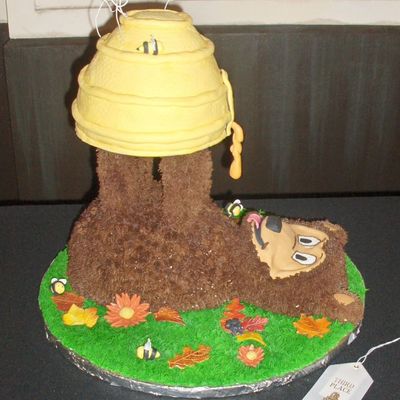Bear And Hunny Cake
