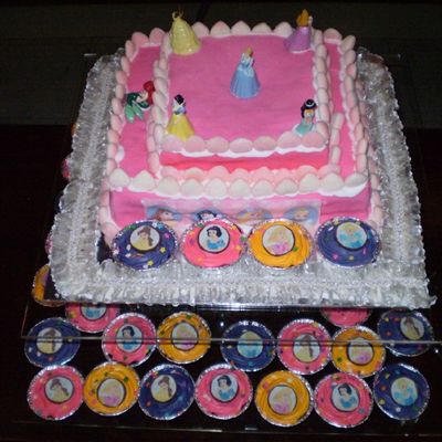 Disney Princess Cake & Cupcakes