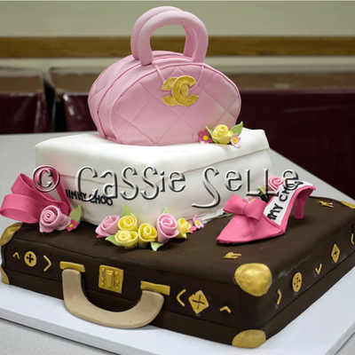 Luggage/shoebox/purse Cake