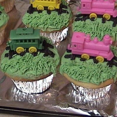 Train Cup Cakes