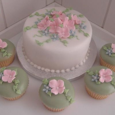 Cake And Cupcakes With Hydrangea Sugar Flowers
