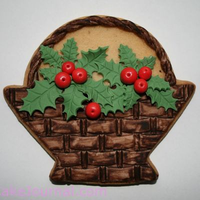 Cookie Holly Basket