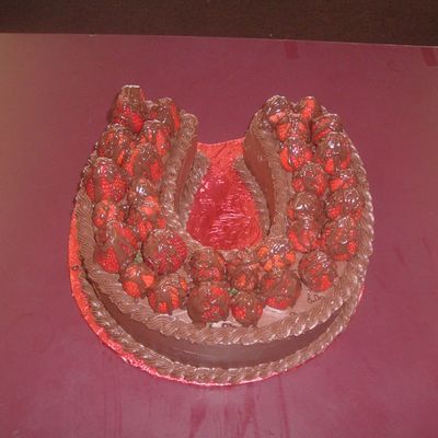 Horseshoe Grooms Cake