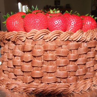 Basket Of Stawberries Cake