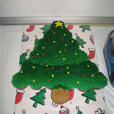Christmas Tree Cupcake Cake
