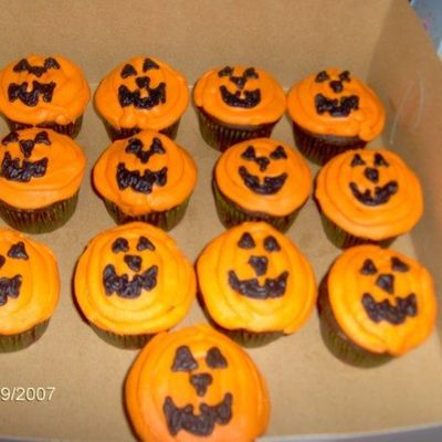 Jack-O-Lantern Cupcakes