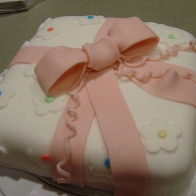 Fondant Gift Cake