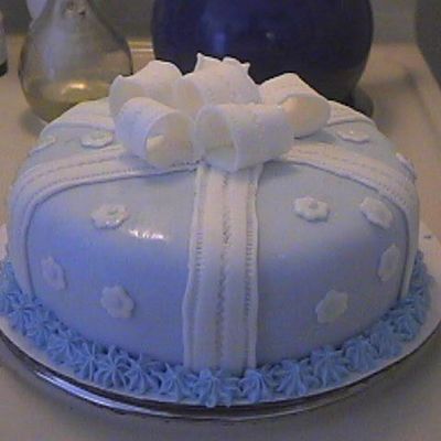 Pastel Blue Present Cake