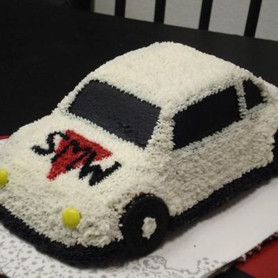 3-D Cruiser Logo Cake