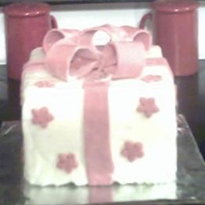 Gift_Cake_2.jpg